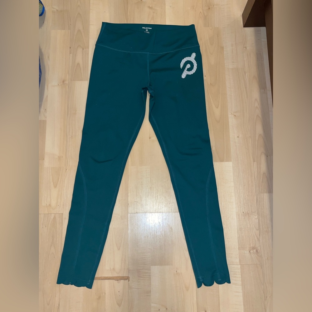 Peloton Scalloped Leggings with Logo